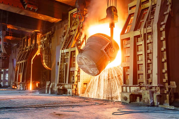 Image of a steel manufactuing plant smelting steel 01